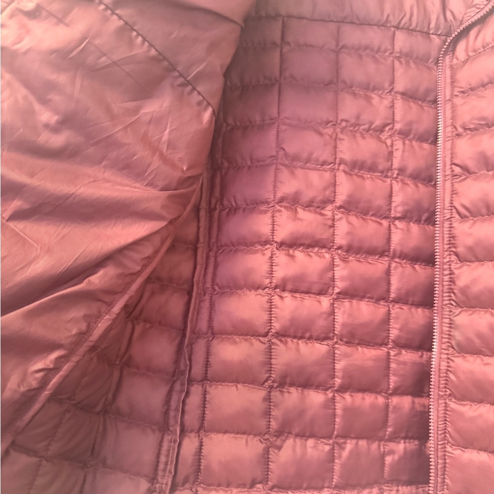 The North Face Maroon Jacket - Picture 4 of 8